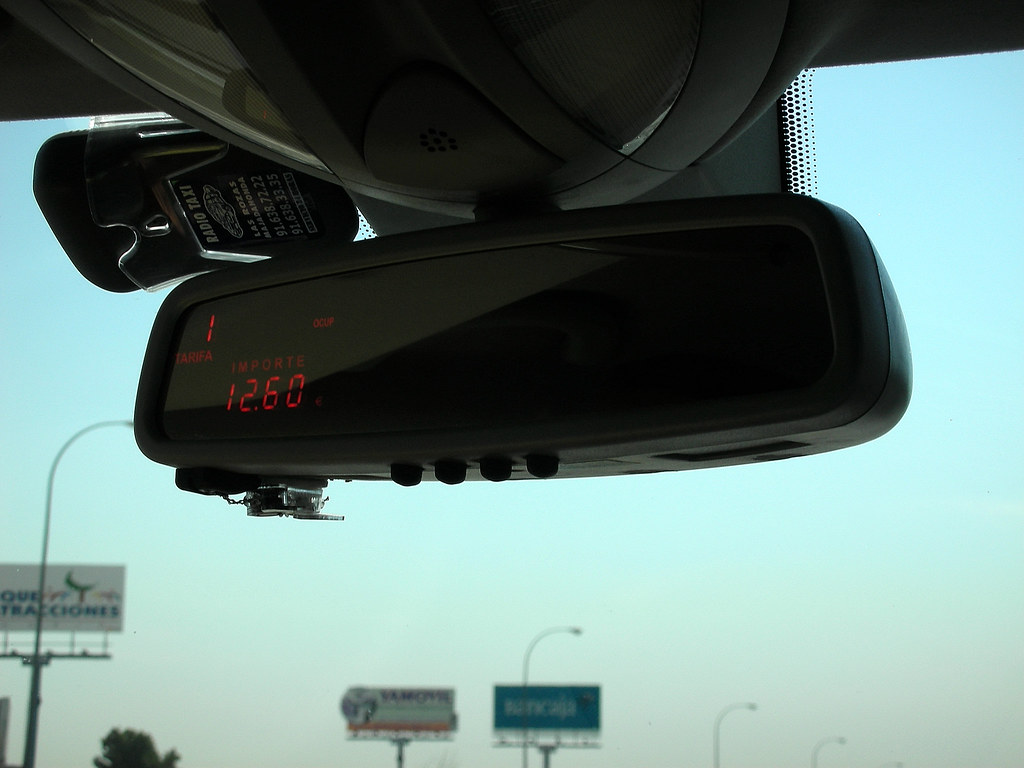 Busca placa: vai comprar carro usado pra entregas hoje?